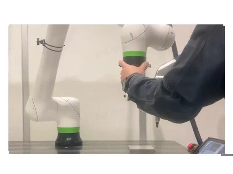 Saldatura del pezzo in un'unica operazione con HSG laser